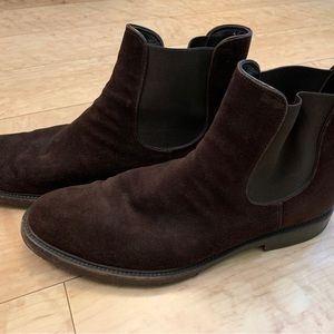 Men’s size 9 Fratelli Rossetti brown suede ankle boots.
